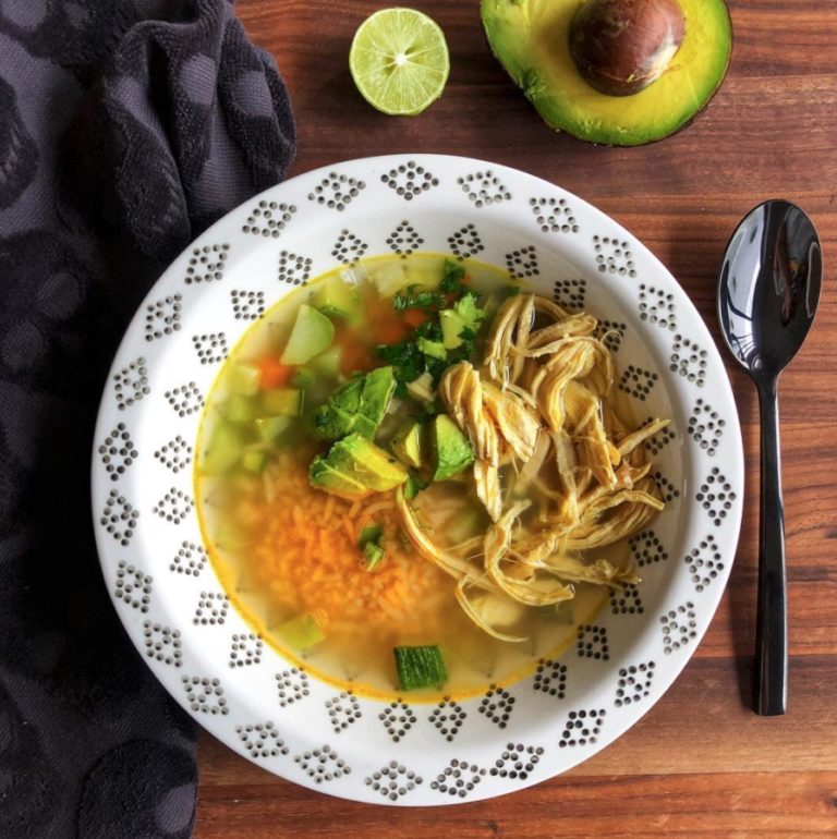 Consomé de pollo 🍗 El Blog de Sofía